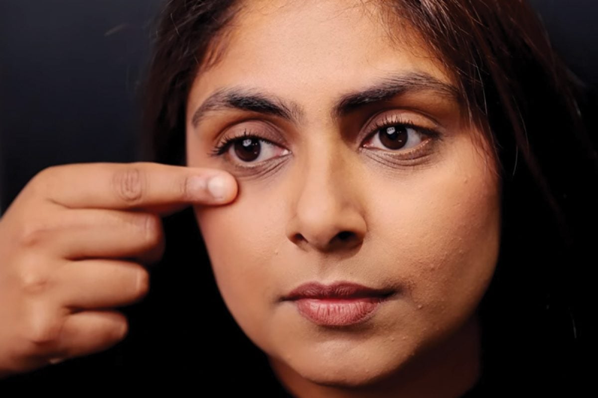 Massage Eyes Thumb Massage Eyes Thumb